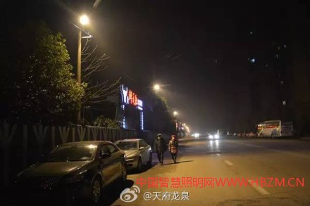 【龙泉这四条街安装新路灯了[鼓掌]】