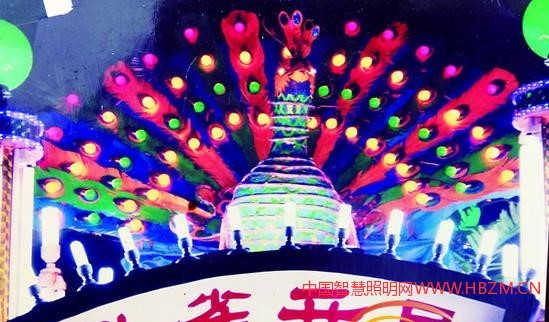 黄流镇曾游行的孔雀灯车