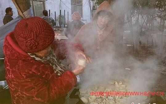 徐州市贾汪区马庄有蒸制面灯的习俗
