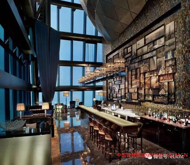 图:深圳ST Regis 京基瑞吉酒店的大堂吧