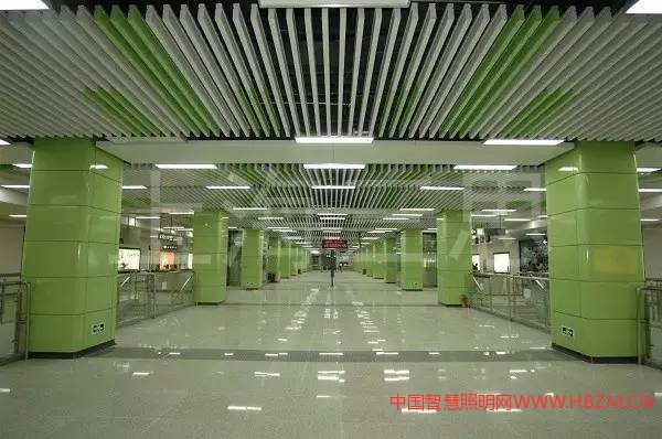 深圳地铁2号线站厅照明