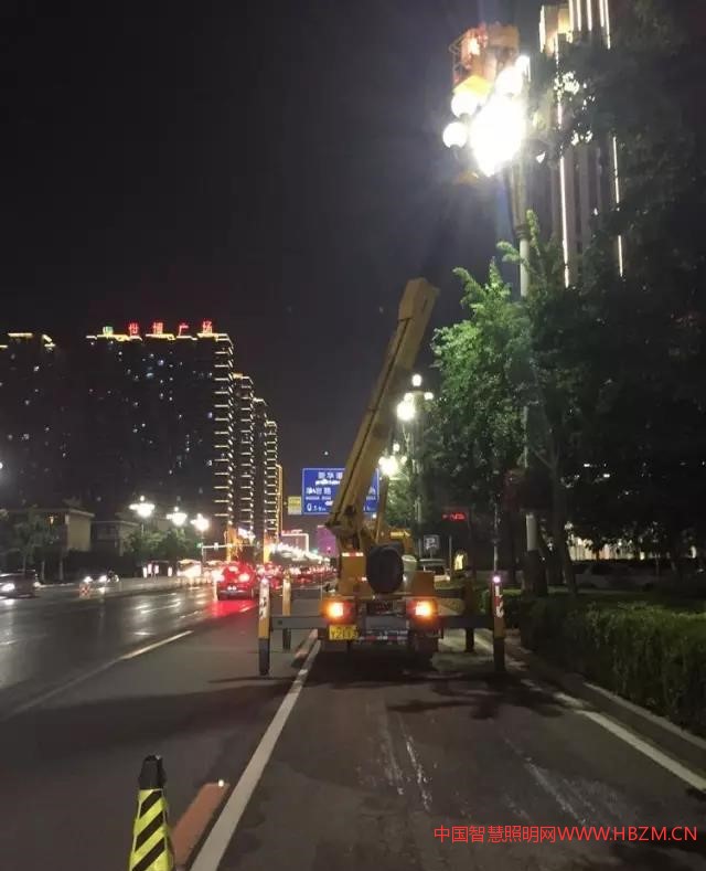 唐山市政环卫处路灯所扎实做好路灯设施日常维修养护工作