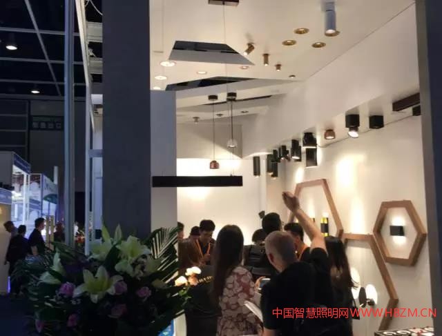 19届香港国际秋季灯饰展在香港会议展览中心盛大开幕