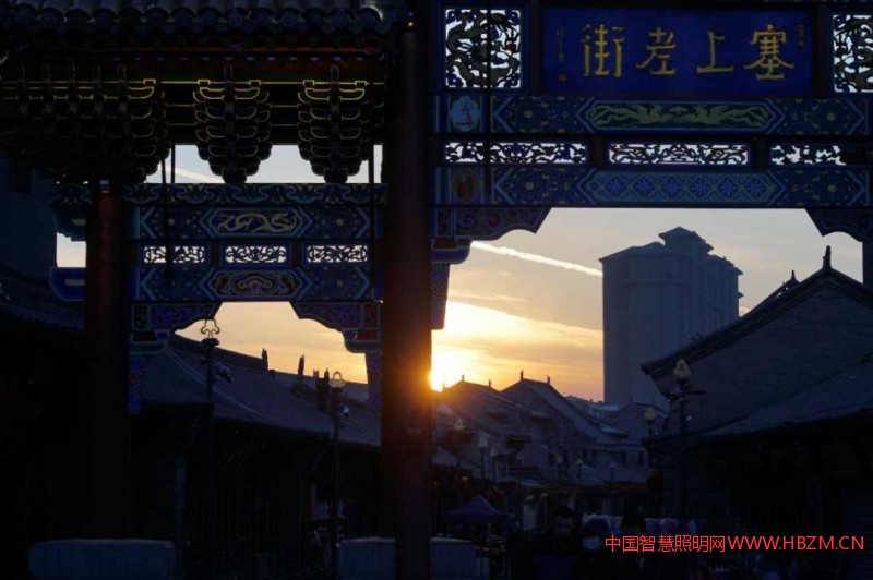 黄昏的塞上老街。