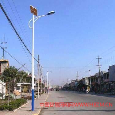 太阳路灯太阳能板放在室内充电