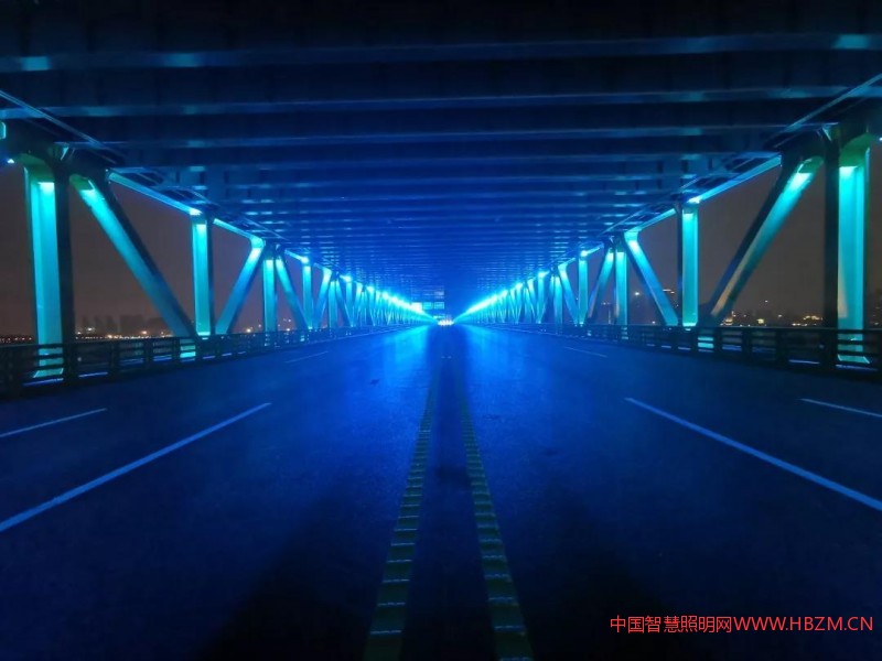 武汉杨泗港长江大桥夜景照明