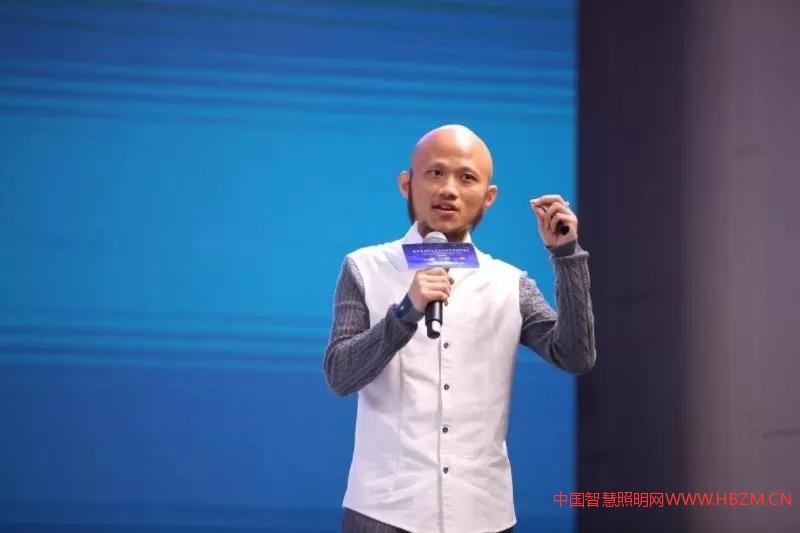 中凯照明设计规划(深圳)有限公司总设计师、深圳新锐照明设计师委员会副主任廖琼凯