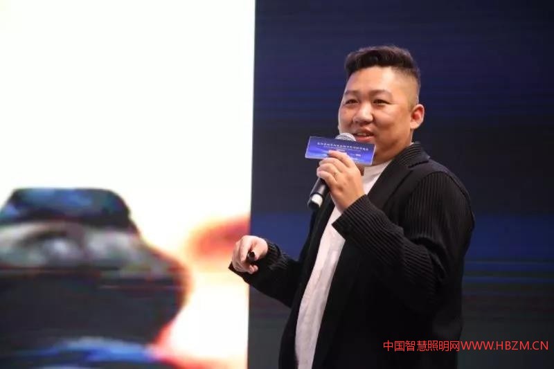 广州与光共舞艺术科技发展公司合伙人、首席创意官刘洋