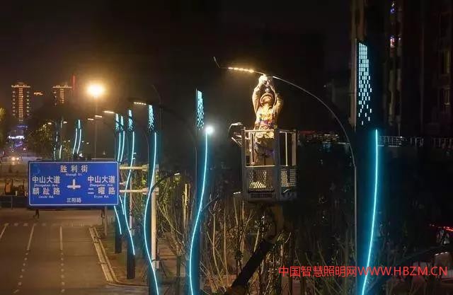 ▲武汉“小蛮腰智慧路灯”
