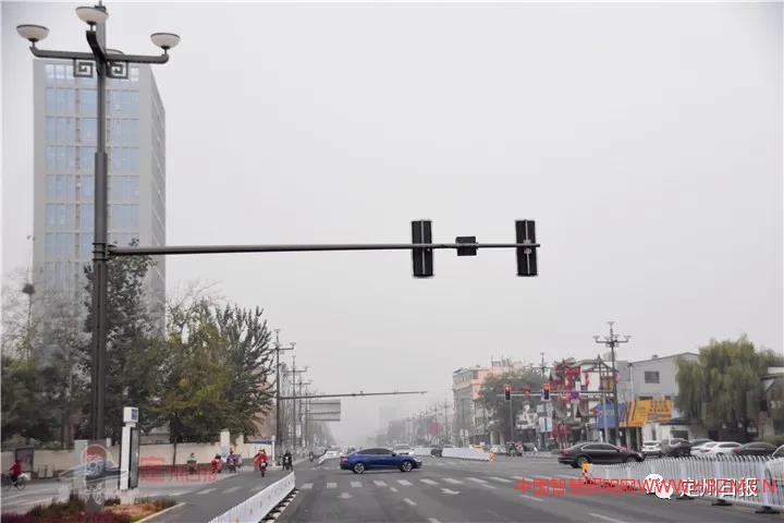 “多杆合一”!定州市新增多功能智慧综合路灯杆
