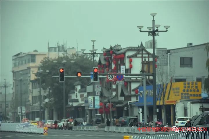 “多杆合一”!定州市新增多功能智慧综合路灯杆