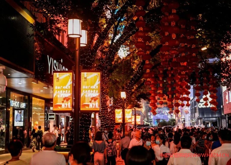 广东广州市北京路步行街智慧路灯
