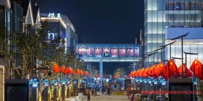 浙江杭州湖滨步行街智慧灯杆
