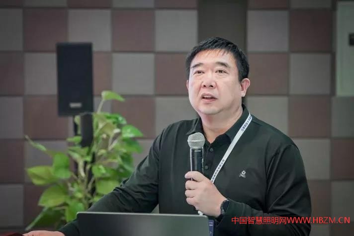 演讲嘉宾：江西科技师范大学 胡小强教授