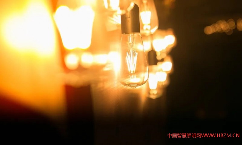 智能照明无限靠近自然光,让人造光回归自然!