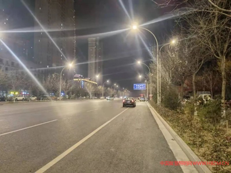 对城区所有市政照明设施进行升级改造